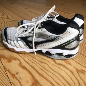 Women’s Mizuno Wave Bolt Volleyball Shoes 9.5